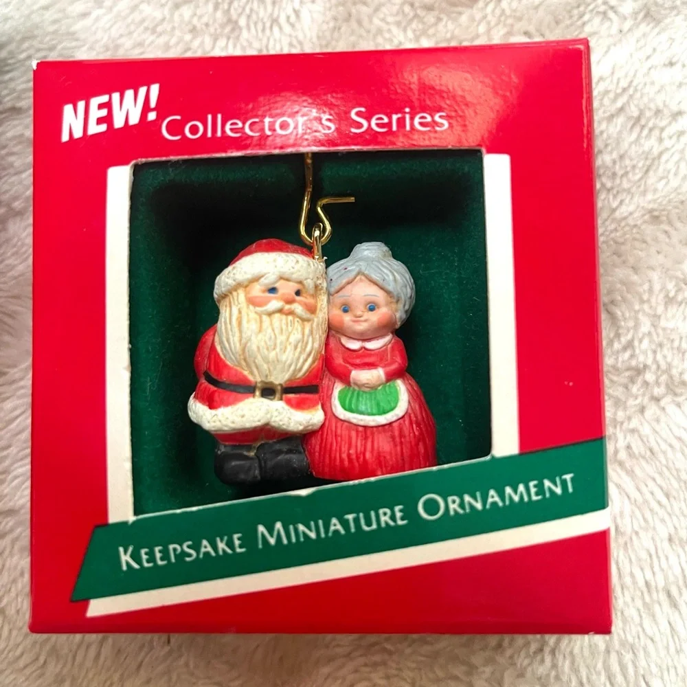 SALE! Vintage Hallmark Keepsake Miniature Ornament Collection - Picture 7 of 13